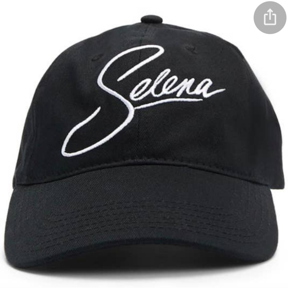 Selena hat X Forever 21